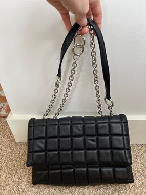 HOUSE OF WANT HOW Black Vinyl Quilted Purse with Chain Handle